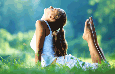 photo girl on the grass